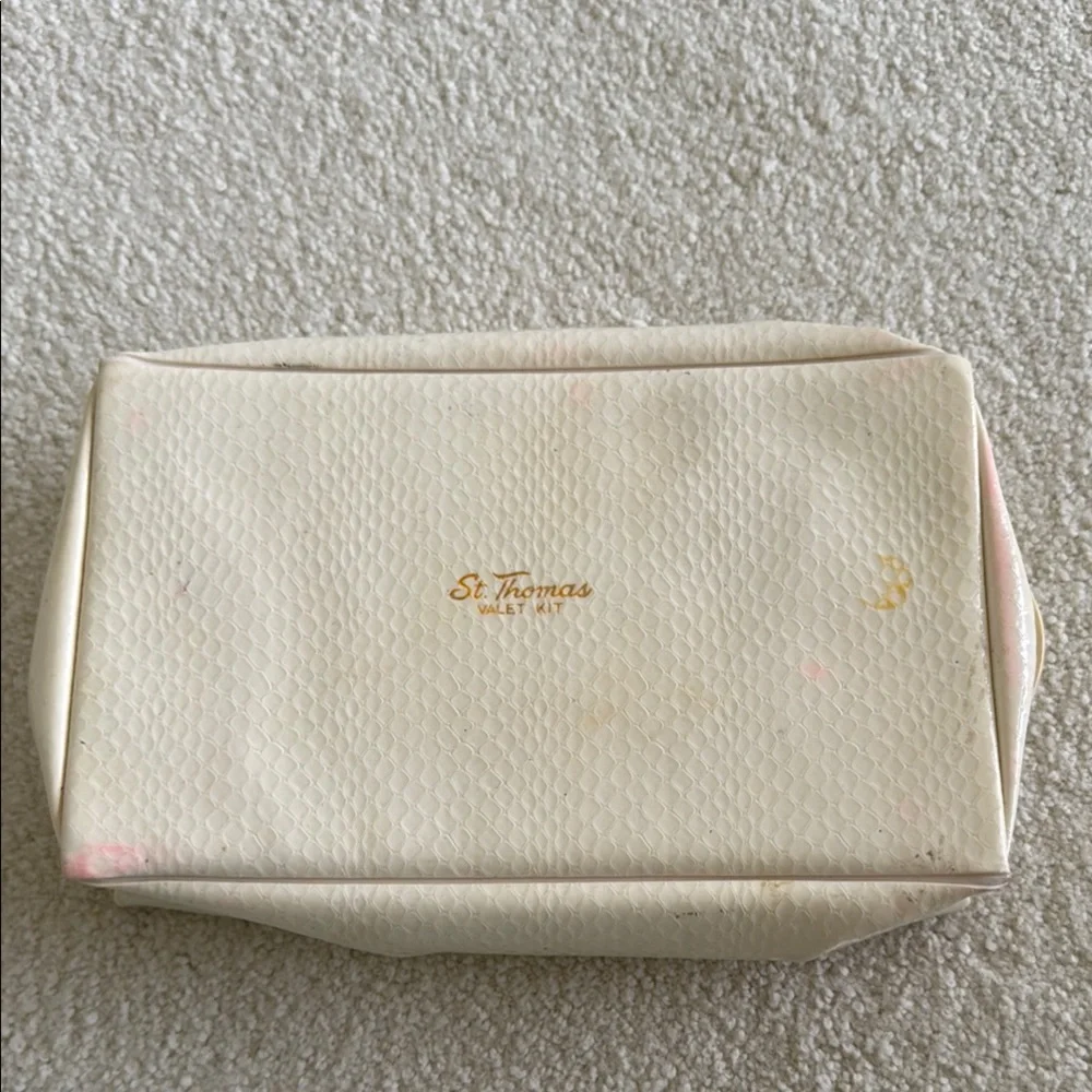 Vintage St Thomas Flip-Top Travel Valet Kit